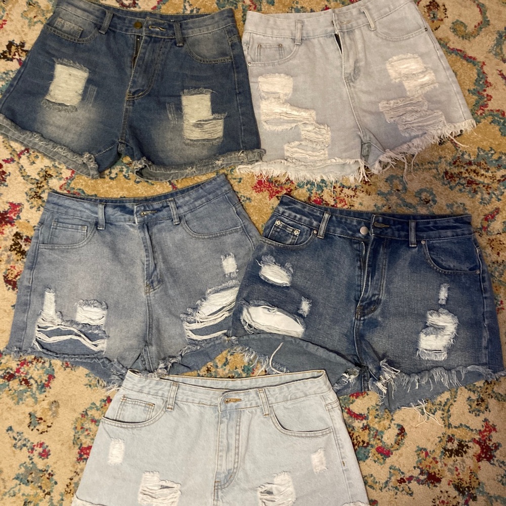 Woman’s denim shorts Size Med/large